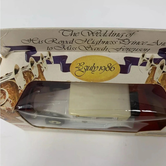 Lledo Diecast Car Limo Royal Wedding Of Prince Andrew & Sarah Ferguson 1986 NIB - Picture 3 of 6